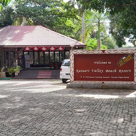 סורונג Kasuari Valley Beach Resort מראה חיצוני תמונה