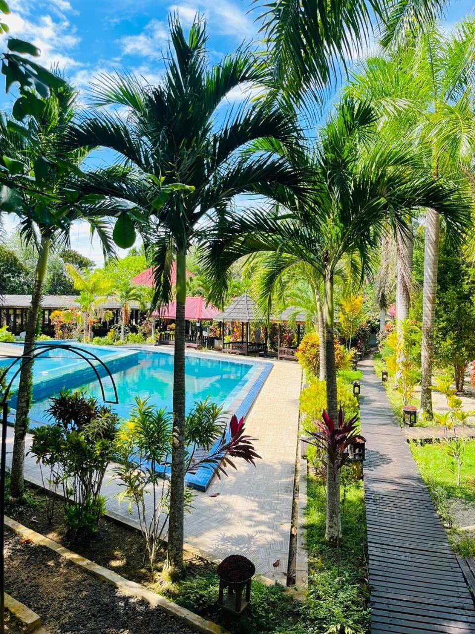 סורונג Kasuari Valley Beach Resort מראה חיצוני תמונה