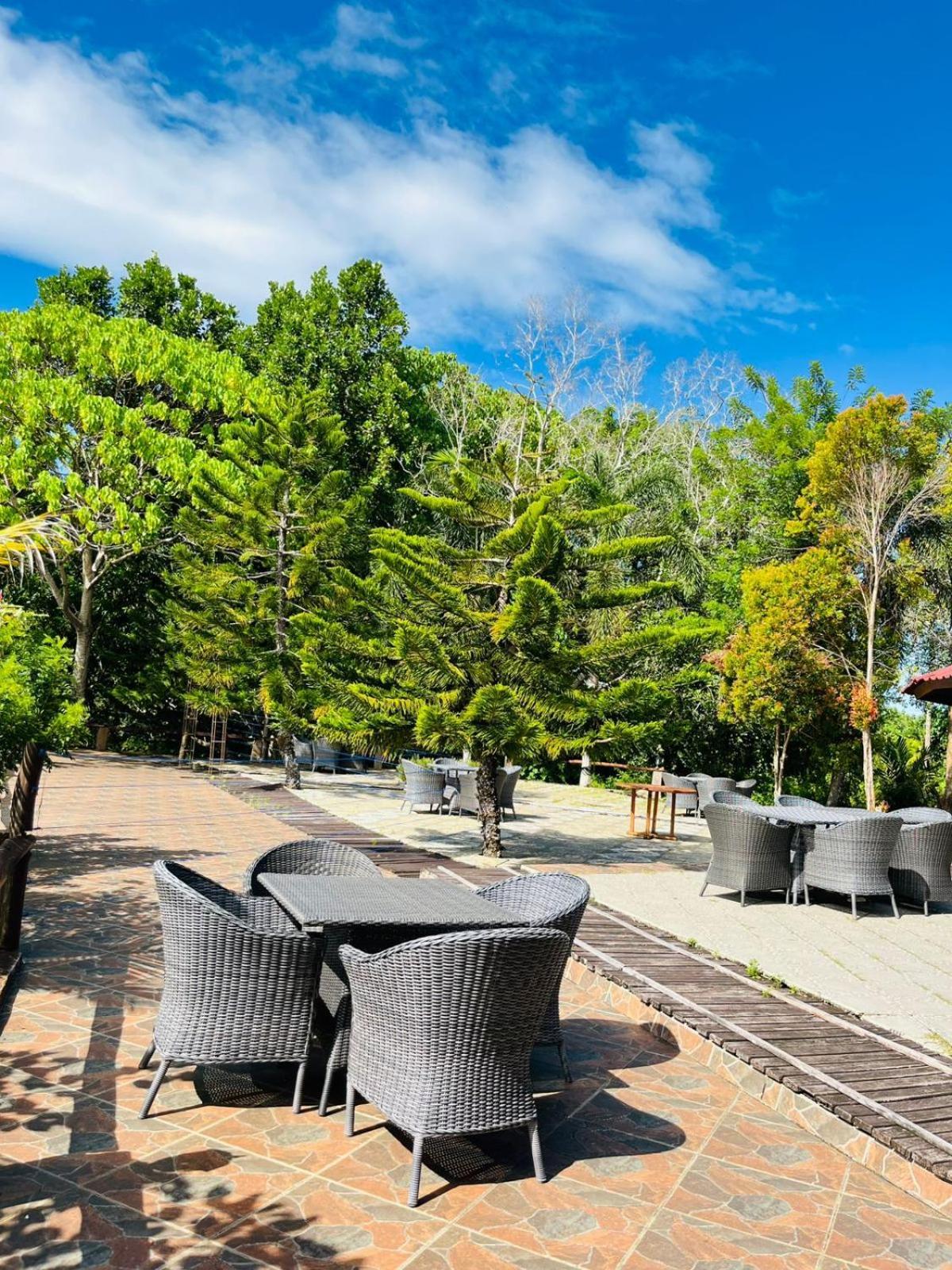 סורונג Kasuari Valley Beach Resort מראה חיצוני תמונה