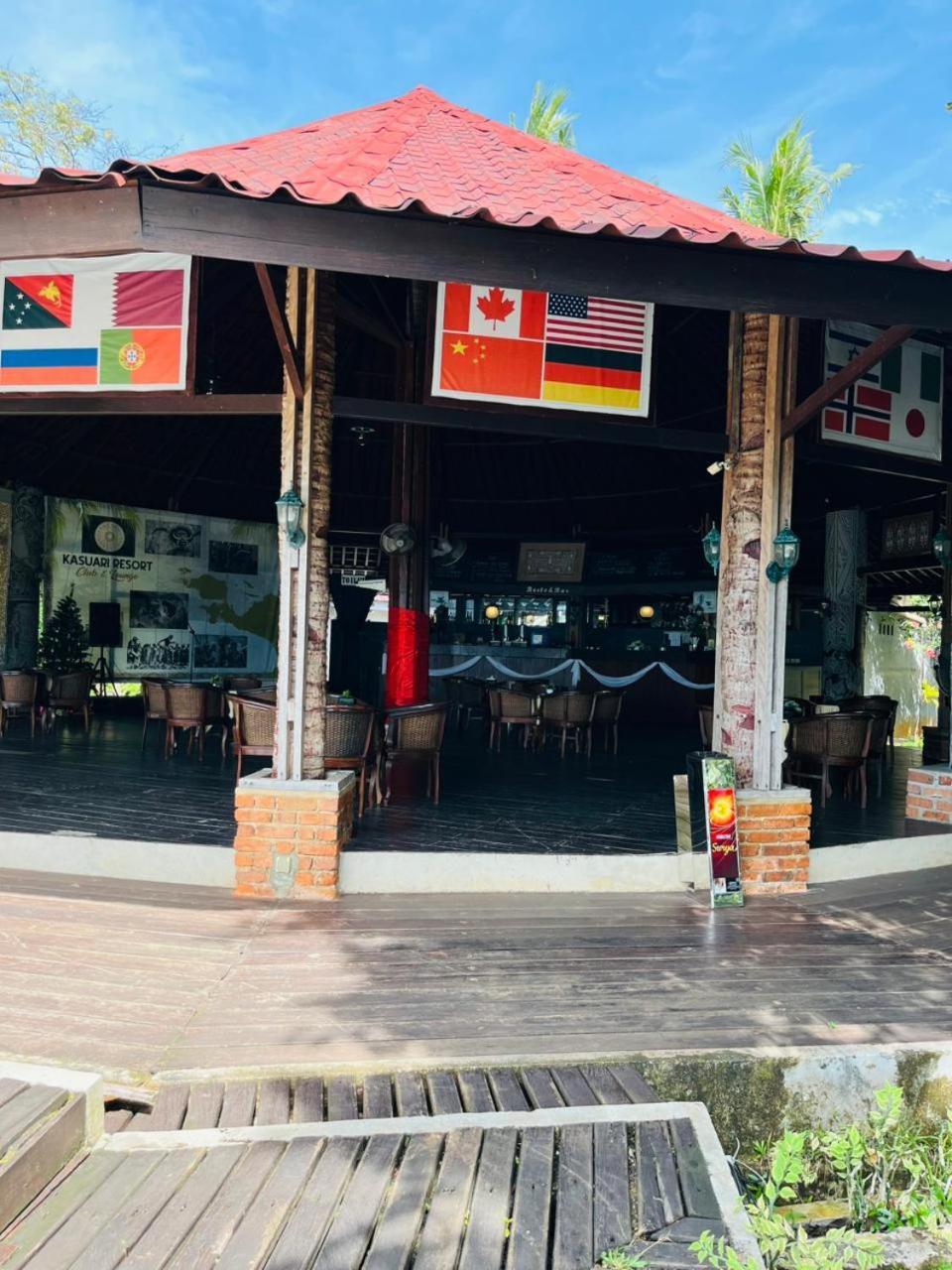 סורונג Kasuari Valley Beach Resort מראה חיצוני תמונה