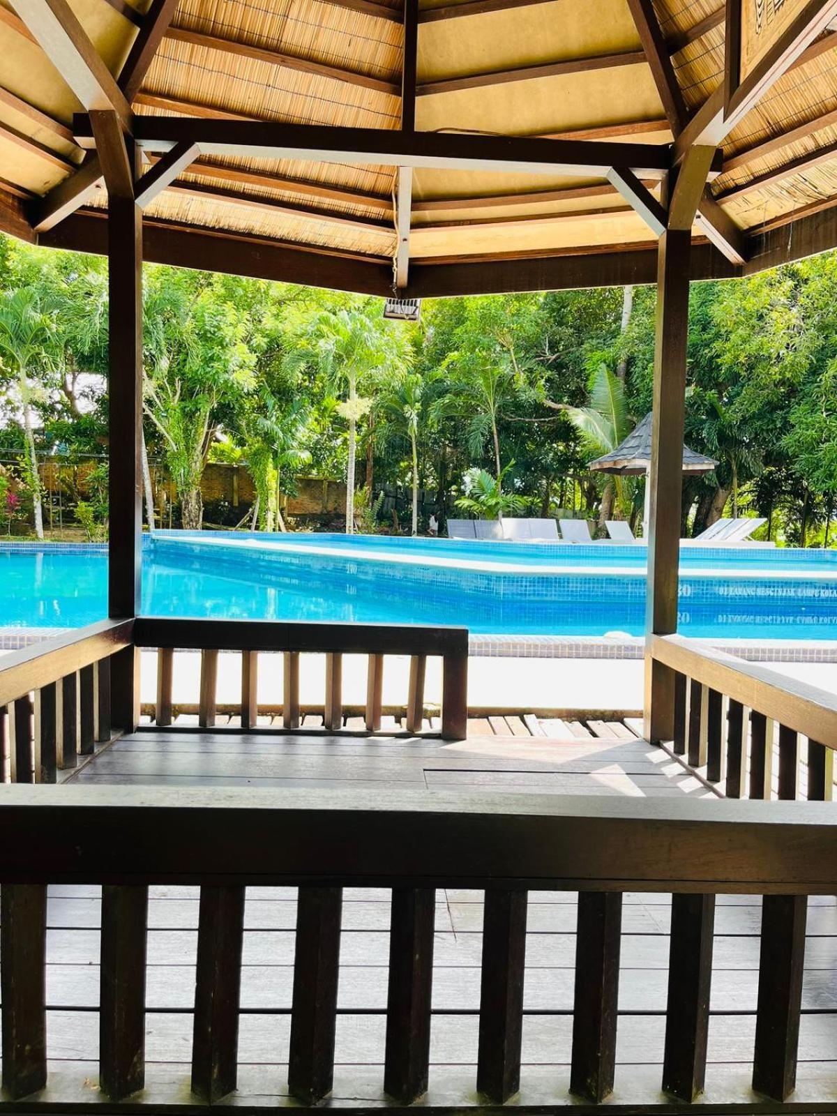סורונג Kasuari Valley Beach Resort מראה חיצוני תמונה